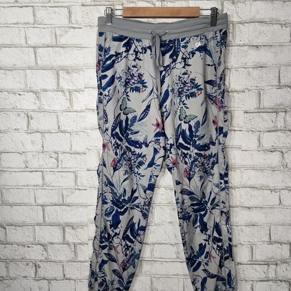 EUC✨GAP FIT gray & blue floral printed joggers - Picture 2 of 14